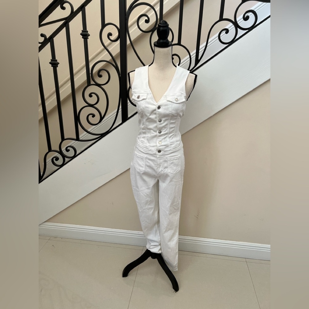 174 Vintage 1990’s Guess white Denim jumpsuit!